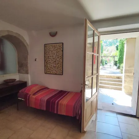 Dans Ancien Chateau A Apartamento Uzès